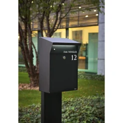 ALLUX BJØRN VILLA POSTKASSE SORT