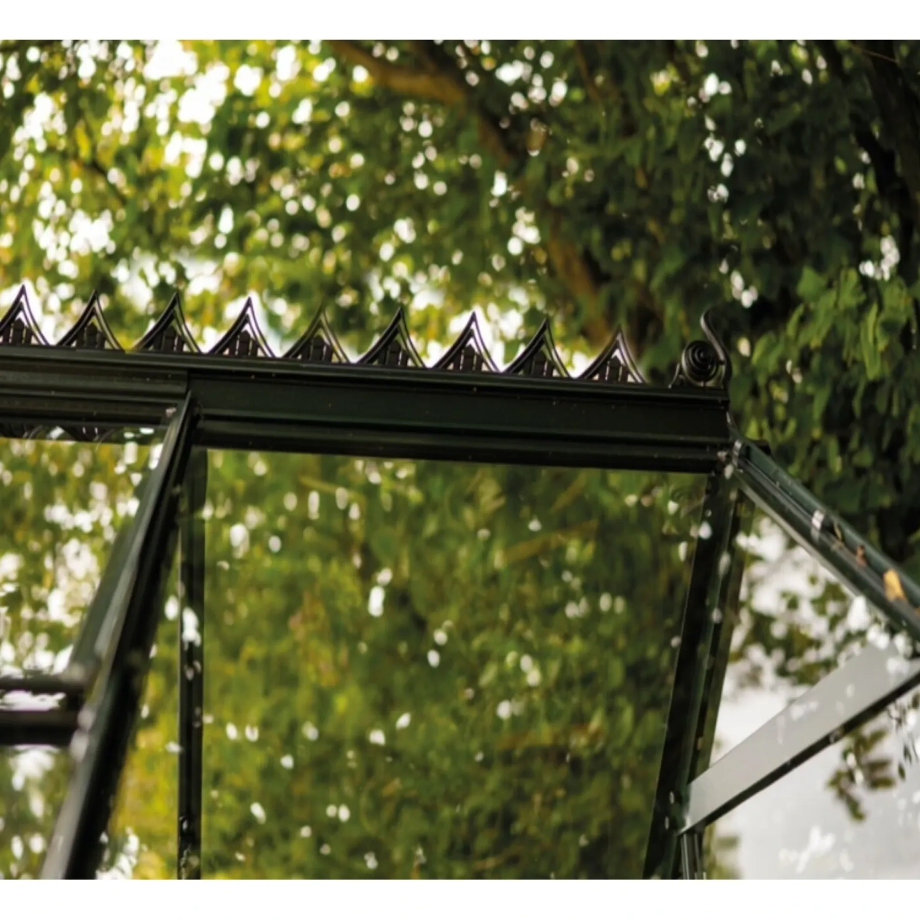 HALLS ICON 6 3,7 M2 TAGUDSMYKNING