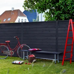 PLUS PROFILHEGN TRYKIMPRÆGNERET OG GRUNDMALET SORT 174 X 166 CM