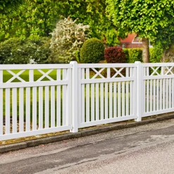 PLUS VINESSE TRÆHEGN FUNGICIDBEHANDLET & GRUNDMALET 2 GANGE HVID 150 X 96 CM